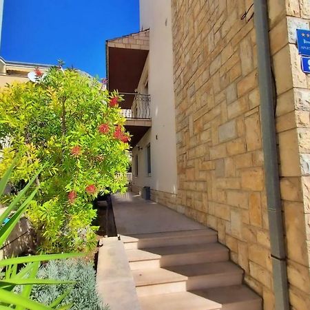 Apartments Slado Оміш Екстер'єр фото