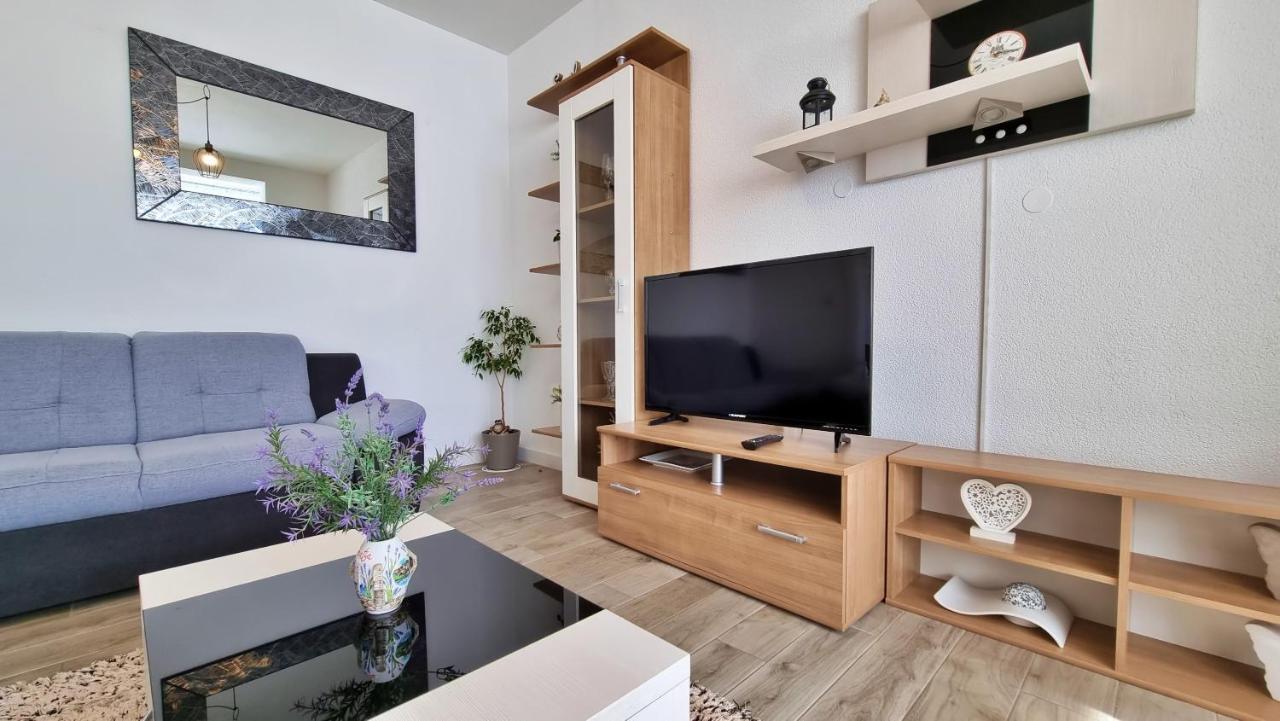 Apartments Slado Оміш Екстер'єр фото