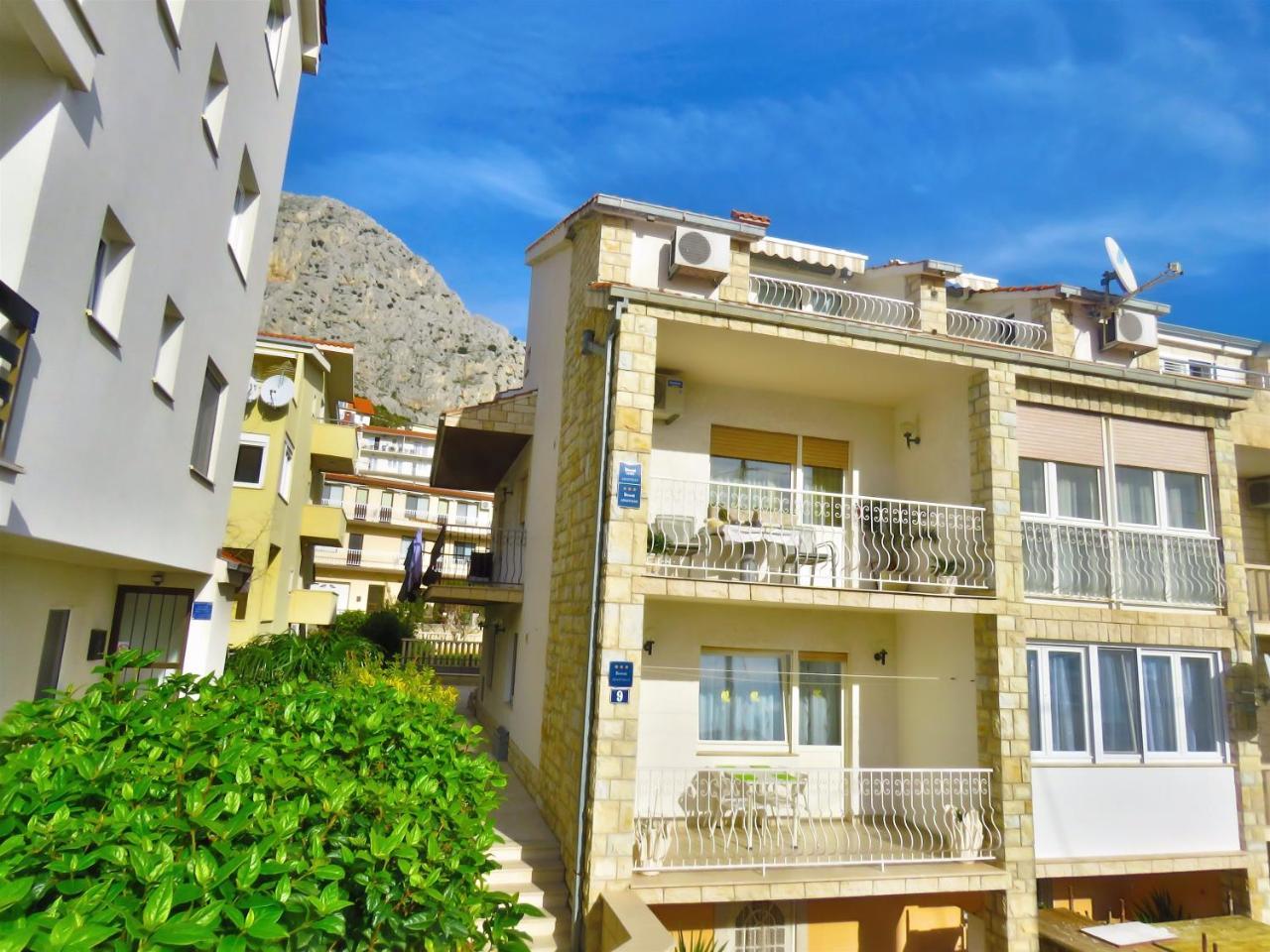 Apartments Slado Оміш Екстер'єр фото