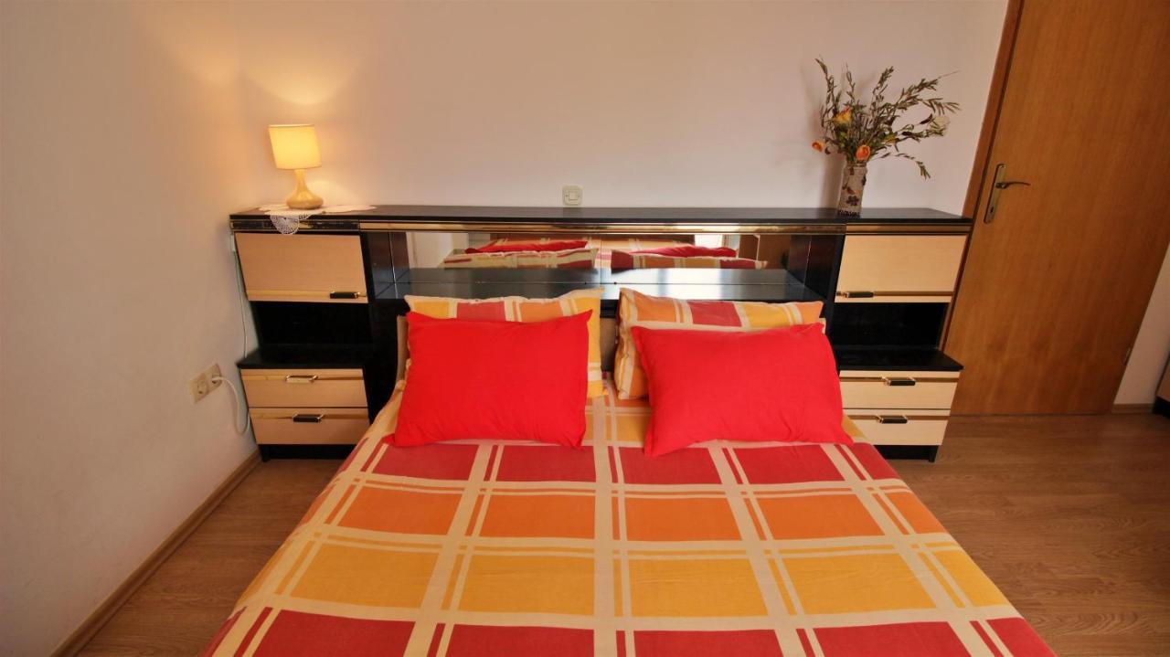 Apartments Slado Оміш Екстер'єр фото