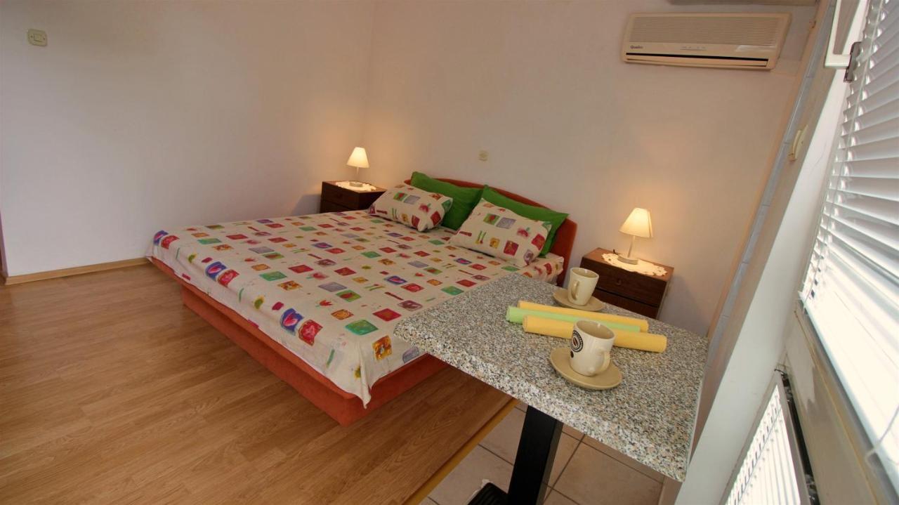 Apartments Slado Оміш Екстер'єр фото