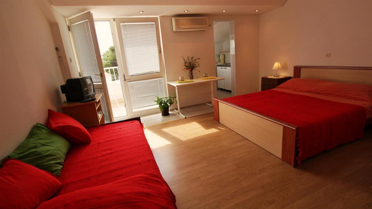 Apartments Slado Оміш Екстер'єр фото