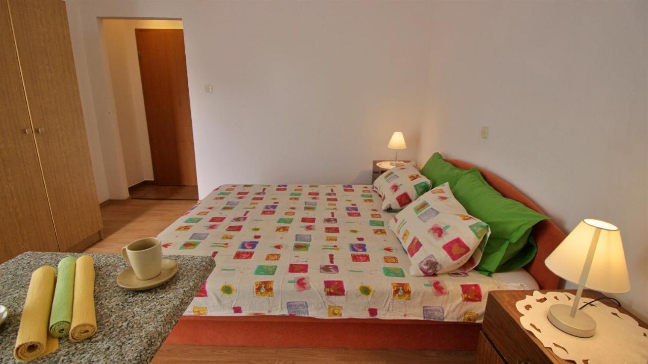 Apartments Slado Оміш Екстер'єр фото