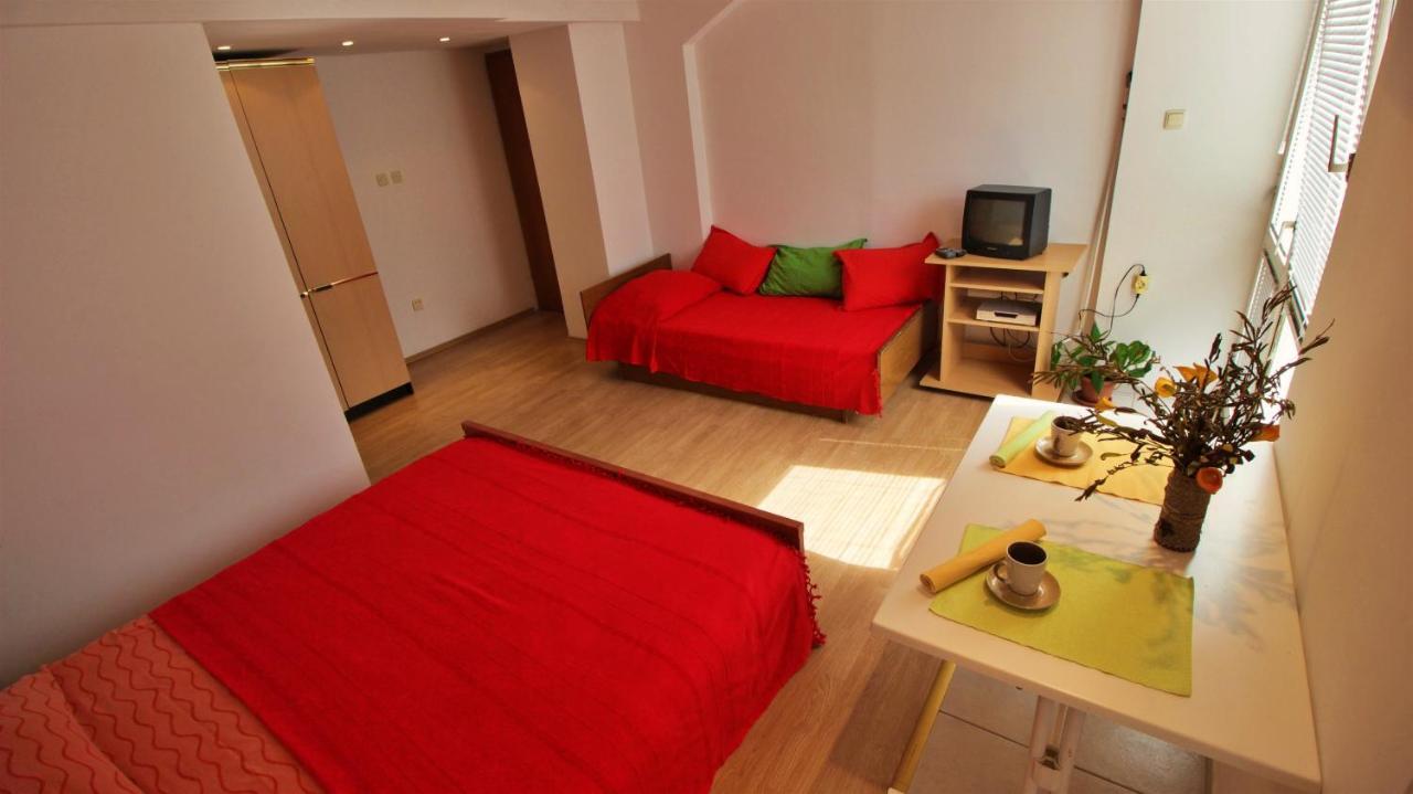 Apartments Slado Оміш Екстер'єр фото